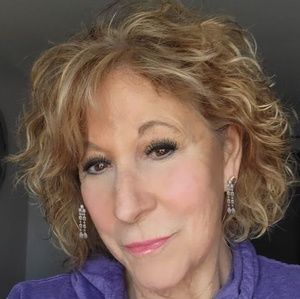 Meet your Posher, Deb